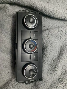 2007 - 2009 Chevy Silverado 2500HD Manual Temperature Control Panel HAC 20787113 - Picture 1 of 2