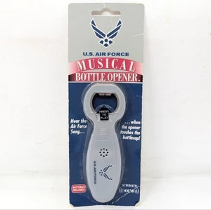 Abridor de botellas musical Fuerza Aérea de los Estados Unidos de colección 2004 toca la canción de la Fuerza Aérea USAF - Imagen 1 de 2
