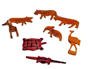 Lote de 8 animales de madera artesanales (SKU# 2634) - Imagen 1 de 6