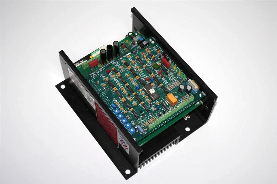 * POWERTEC C0.5.3R2CH00 BRUSHLESS DC  MOTOR SPEED CONTROLLER 1/4-1/2 HP 5.4A - Image 1 of 3