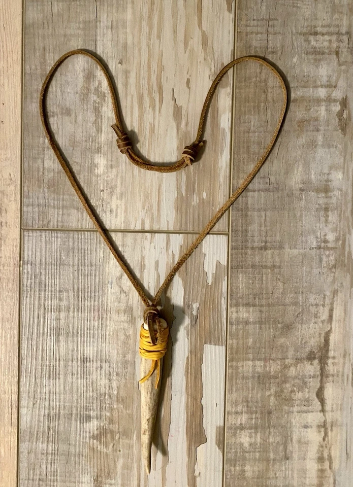 Collar de cuero con punta de cuerno de ciervo mula de Utah, joyería primitiva, collar tribal Foto 1 de 4