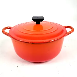 RARE 1950’s LE CREUSET France Cast Iron Orange Flame Dutch Oven Sz C q2.5 Qts. - Picture 1 of 10