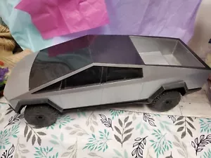 Mattel Hot Wheels Tesla Cybertruck NUR silber GYD25 für Teile Display 20" - Bild 1 von 6