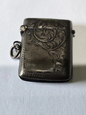 Antigua caja fuerte victoriana inglesa grabada en plata Vesta Match Foto 1 de 4