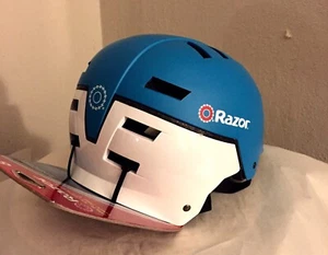 Razor Blue mehrfarbig Jugend 8 Plus verstellbare Riemen belüftet Dual Sport Helm - Bild 1 von 5