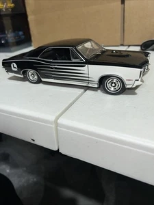 Crown Premiums 1967 Pontiac GTO 1/24 Scale Diecast Bank Black With Graphics - Picture 1 of 24