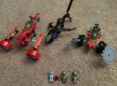 LEGO Atlantis Set 8060 Typhoon Turbo Sub (2009)  PLUS bonus Shark And Sub - Image 1 of 4