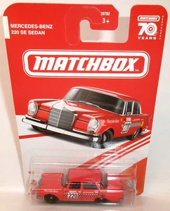 2023 MATCHBOX 1:64 MBX RED EDITION 4/6 RED '62 MERCEDES-BENZ 220 SE - Picture 1 of 10