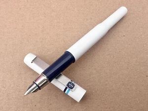 Vintage Parker 25 Fountain Cartridge Pen White & Blue Cap Bands Fine Nib 1970s - Picture 1 of 7
