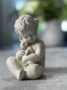 Piume di gallina vintage bambino con coniglietto scultura pietra antica - Foto 1 di 16