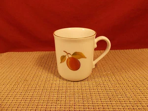 Royal Worcester China Evesham Gold Mug 3 3/4" Peach/Blackberry - Picture 1 of 3