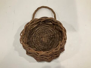 Vtg Wicker Wall Pocket Basket Planter 6” H x 6”W x 3”D Dark Natural Home Decor - Picture 1 of 8