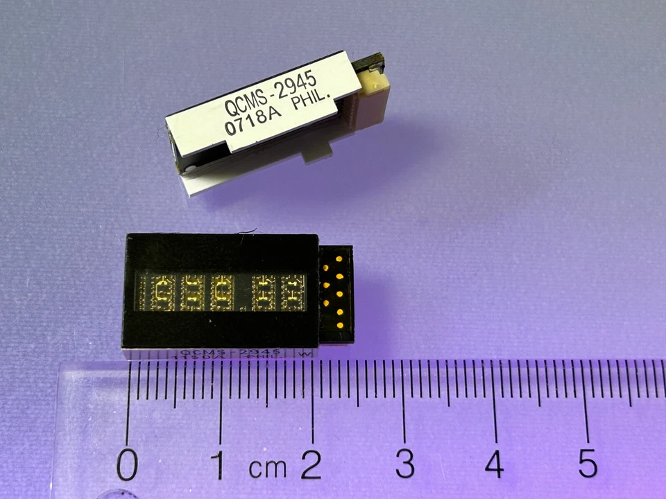 Broadcom / Avago - QCMS-2945 - Smart Display 5.5 digit .15in Red - Image 1 of 1