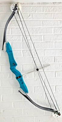 VINTAGE HOYT USA ARCHERY MYSTIC CARBENITE XL RH 50-60# COMPOUND BOW 30” DRAW VG+ - Image 1 of 4