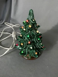 Albero di Natale 7" Vintage Ceramica Verde Illuminato con Base Luci Multicolore  - Foto 1 di 11