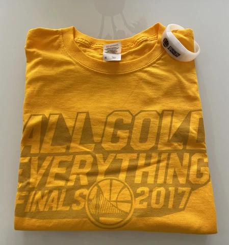 Golden State Warriors Official 2017 NBA Finals T-shirt & Interactive Bracelet Cover