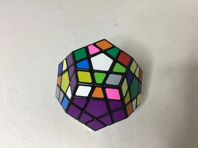 12 Sided QiYi Megaminx Speed Cube Twist 3D Puzzle Brain Teaser Rubix Style - Image 1 of 4