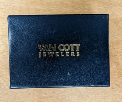 Estuche de almacenamiento magnético Mardina My Favorite para herramientas de abalorios Van Cott Jewelers Foto 1 de 4