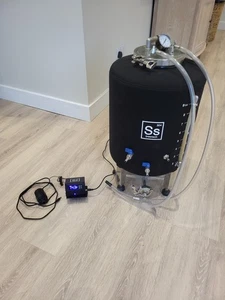 SS Brewtech 10 Gallon Brite Tank With Cooling Package - Picture 1 of 8