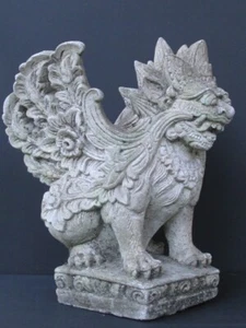 Lion Singha Of Temple IN Stone, Mythology Bali - Picture 1 of 18