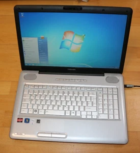 Toshiba Satellite L550D-136 – 17,3" HD+ Athlon II, 4GB RAM, 160GB HDD ohne Netzt - Bild 1 von 13