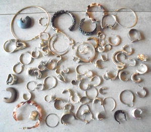 Konvolut Ohrringe Schmuck einzeln verschiedene Designs zum Basteln o.ä. Nr. 3489 - Bild 1 von 12