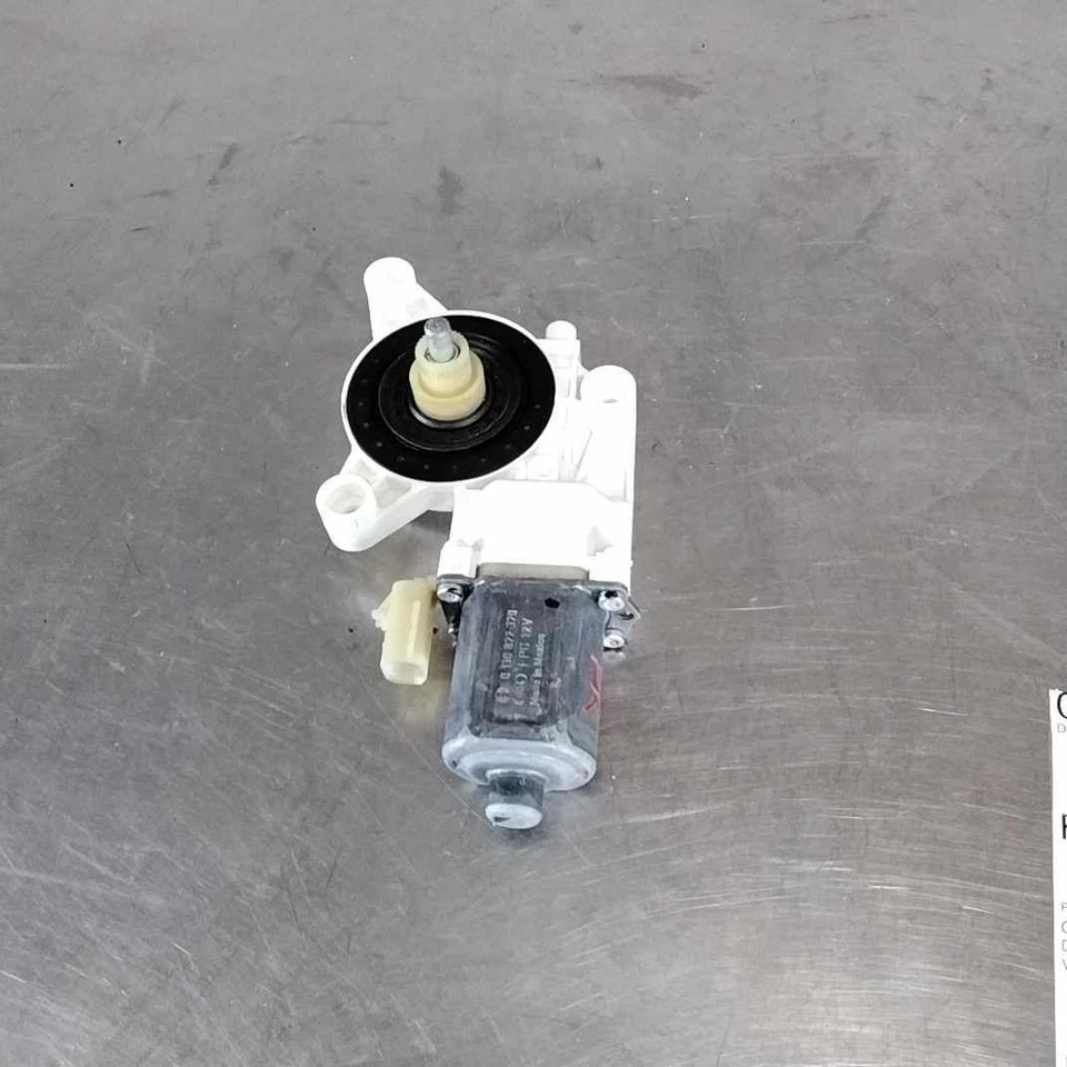 Motor de ventana eléctrica Chrysler Sebring 2007-2010 lado derecho OEM# 68021446AA Foto 1 de 1