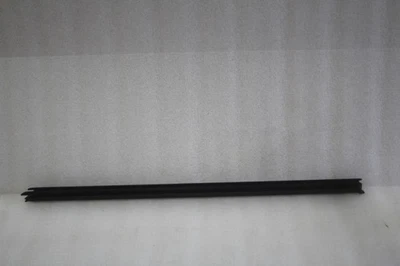 Cadillac CT5 2020 2021 lado izquierdo del conductor puerta delantera ventana moldura Foto 1 de 4