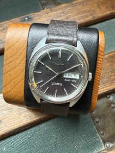 Vintage Bulova Dual Day Automatic Herrenuhr grau Leinen Zifferblatt funktioniert - Bild 1 von 4