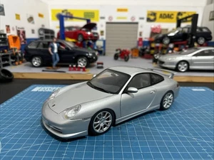 1:18 autoart porsche 911 (996) GT3 2003 - Foto 1 di 13