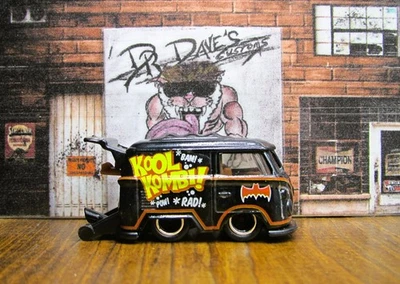 Dr Dave's Customs, Hot Wheels KOOL KOMBI, BATMAN / BATMOBILE / CONVENTION, C4416 - Image 1 of 4