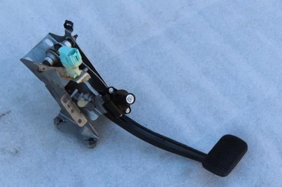 Pedal de freno Lincoln Navigator 2018 2019 2020 2021 Foto 1 de 4