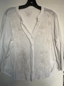Top túnica Caite para mujer blanco floral bordado boho elástico con botones - Imagen 1 de 12