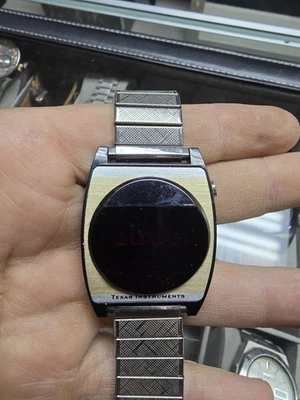 Reloj digital de cuarzo vintage Texas Instruments serie 500 para hombre, pantalla LED roja Foto 1 de 4