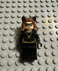 Lego Super Heroes Catwoman (Batman - Classic TV Series) Minifigure 76052 - Picture 1 of 3
