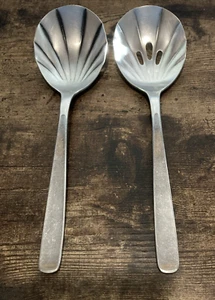 Continental Gourmet Stainless Steel Clam Scalloped Slotted & Solid Spoons 2 Lot - Picture 1 of 4