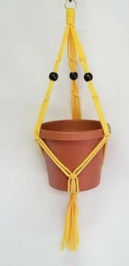 MACRAME PFLANZENAUFHÄNGER 20 Zoll FREUNDSCHAFT mit Perlen - WÄHLEN SIE KORDELFARBE - Bild 1 von 16