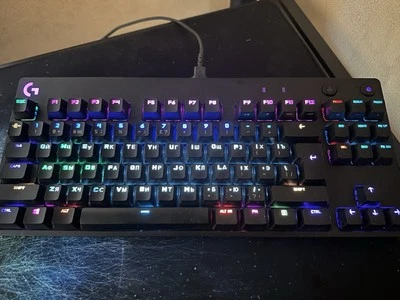 Logitech G Pro RU С РУССКОЙ РАСКЛАДКОЙ usb Gaming Keyboard - Blue Switches - Image 1 of 3