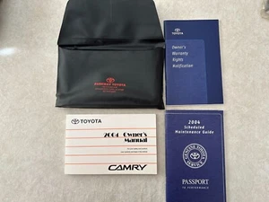Toyota Camry 2004 juego manual del propietario con estuche - Imagen 1 de 7