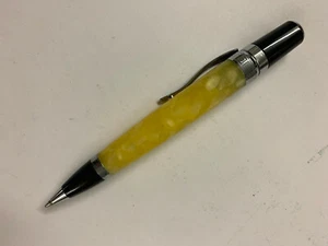 Bolígrafo amarillo con tinta negra amarilla, negro y plateado hecho en resina de Taiwán - Imagen 1 de 6
