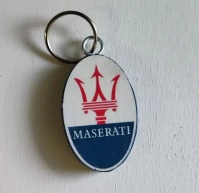  MASERATI PORTACHIAVI LOGO LEGNO ARTIGIANALE FATTO A MANO ANTIGRAFFIO  - Immagine 1 di 2