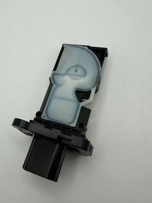 Nissan Genuine Parts 22680-BV80B Air Flow Meter Foto 1 de 4
