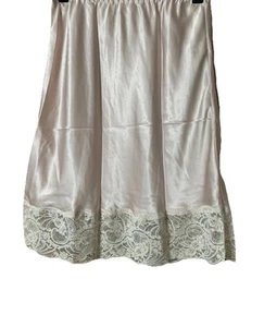 Vintage Farr West hell babyrosa glänzender Satin halber Slip S/M (Etikett L) W-24-32" Neu mit Etikett - Bild 1 von 18
