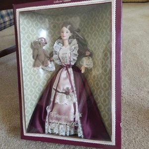 Victorian Barbie with Cedric Bear 2000 Puppe - Bild 1 von 2