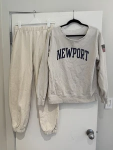Brandy Melville Newport Sweatshirt und Signature Sweats. One Size. Fahnenaufnäher - Bild 1 von 10