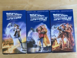Back to the Future Trilogy (VHS, 2002, 3-Tape Set) Universal PG Michael J Fox - Foto 1 di 10