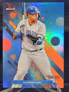 2025 Topps Finest #77 Salvador Perez SKY BLUE REFRACTOR #298/325 Royals - Picture 1 of 6