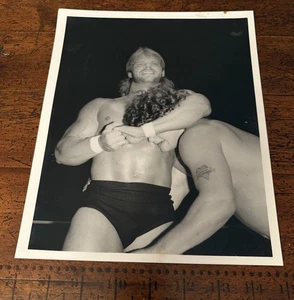 Foto Original Tipo 1 De Colección Lex Luger Años 80 NWA AWA ¡Tiro de Acción! - Imagen 1 de 2