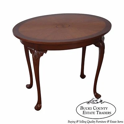 Mesa auxiliar ovalada con incrustaciones de caoba hecha a mano por Alvin Rothenberger Foto 1 de 4