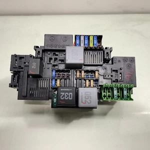 2015 - 2020 MERCEDES C CLASS W205 C300 FUSE RELAY BOX A2229063202 - Picture 1 of 16